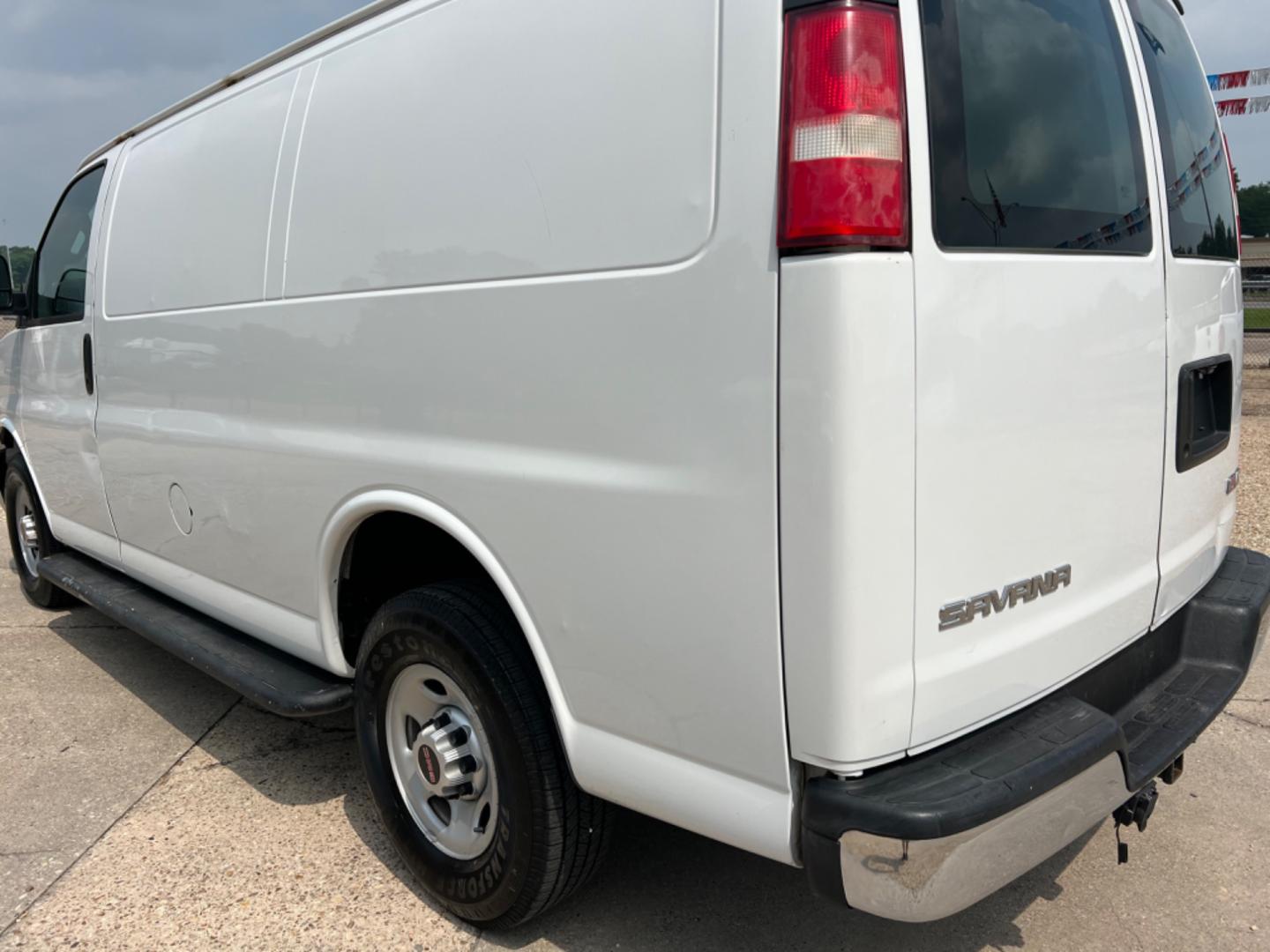 2017 White /Grey GMC Savana (1GTW7AFF2H1) with an 4.8 V8 engine, Automatic transmission, located at 4520 Airline Hwy, Baton Rouge, LA, 70805, (225) 357-1497, 30.509325, -91.145432 - 2017 GMC Savana Cargo Van 4.8 V8 Gas, 166K Miles, Power Windows & Locks , Cold A/C, Tow Pkg. No Accidents But Small Dent In Door. FOR INFO PLEASE CONTACT JEFF AT 225 357-1497 CHECK OUT OUR A+ RATING WITH THE BETTER BUSINESS BUREAU WE HAVE BEEN A FAMILY OWNED AND OPERATED BUSINESS AT THE SAME LOCAT - Photo#7